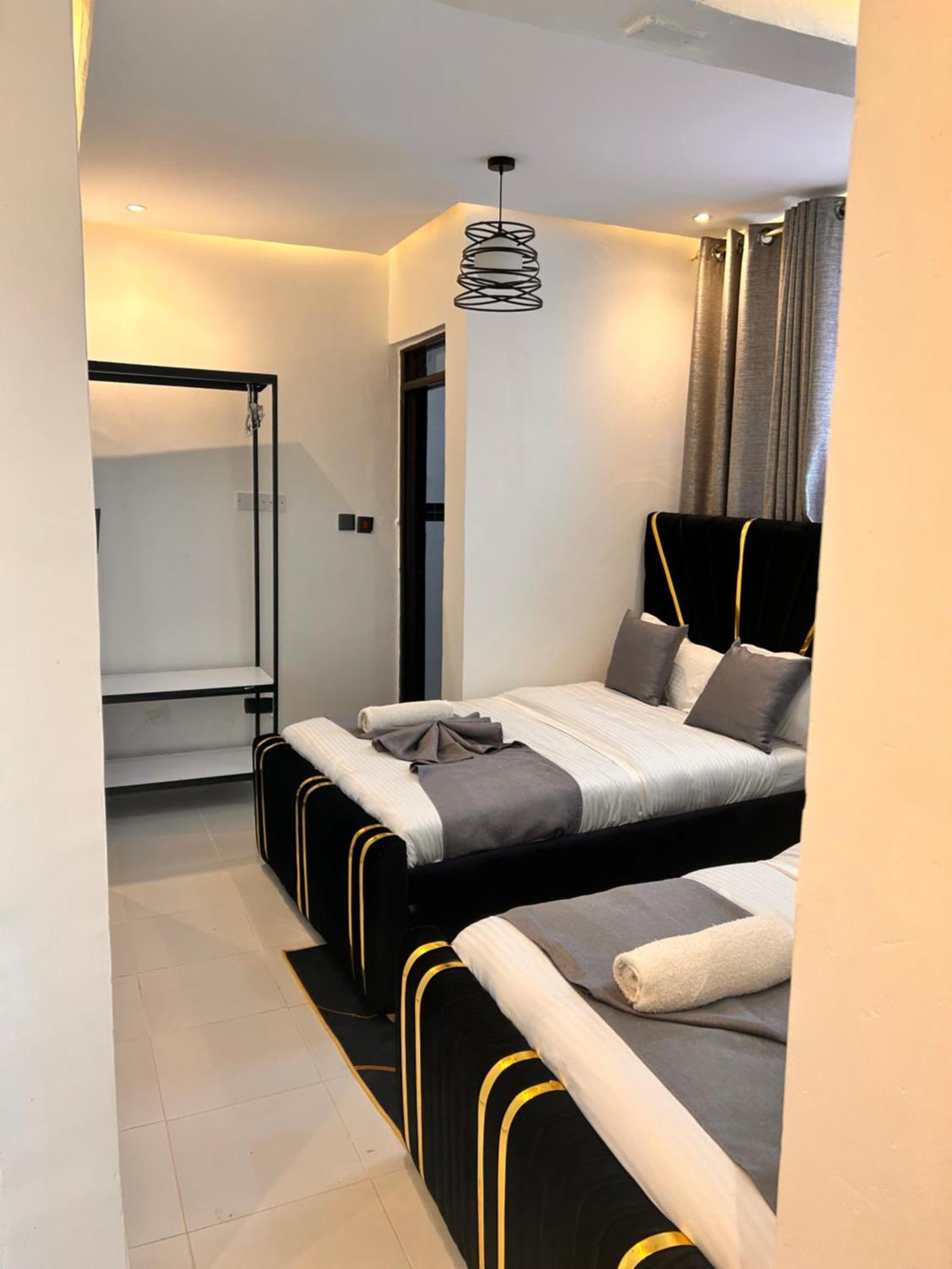 Sandalwood Suites Nakuru - Studios & One Bedroom Suites Buitenkant foto